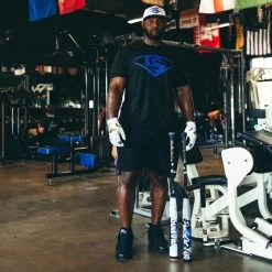 2023 Louisville Slugger Everett Williams 2.0 12" USSSA Slowpitch Softball Bat: WBL2738010 10 2023 Louisville Slugger Everett Williams 2.0 12" USSSA Slowpitch Softball Bat: WBL2738010 -LOUISVILLE SLUGGER Baseball 2023 Louisville Slugger Everett Williams Pass Em Out Slowpitch Softball bat Lifestyle 3