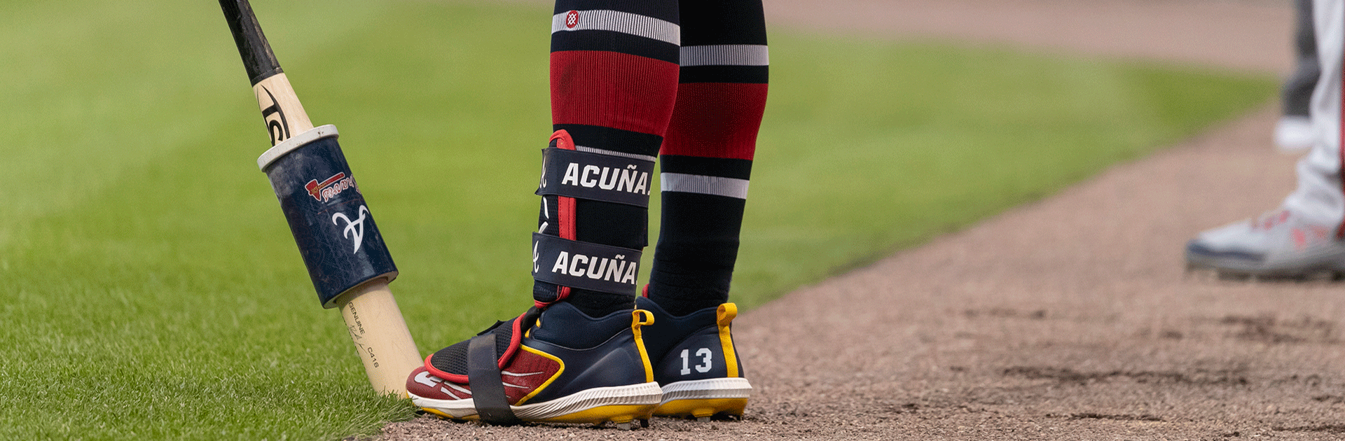 LOUISVILLE SLUGGER Baseball -LOUISVILLE SLUGGER Baseball MicrosoftTeams image 1 1